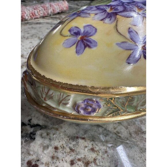 VTG  Hand-Painted Porcelain Egg Trinket Box  Floral Design Gold Trim France - Picture 4 of 9